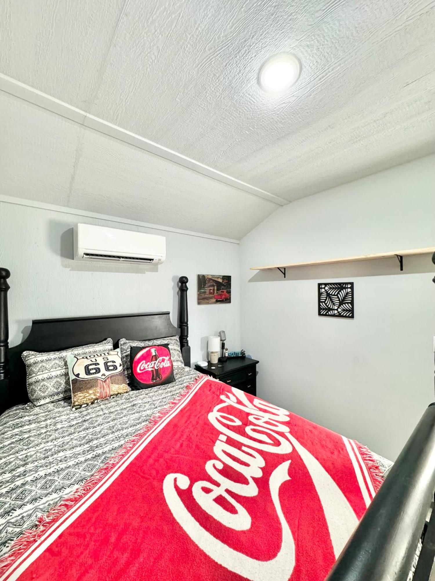 Charming Rt 66 Tiny Cabin-mins To Main St * Bandera